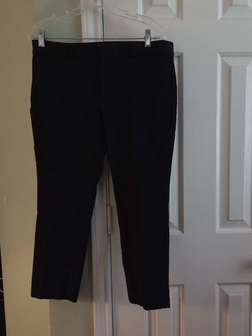 Banana Republic Black Cropped Straight-Leg Capris